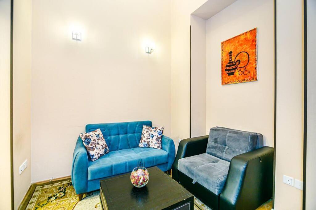 Apartment Azneft Meydani Baku Bagian luar foto