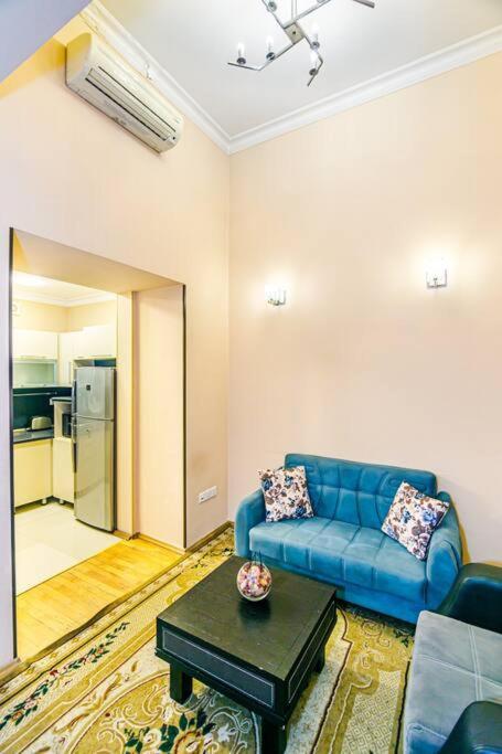 Apartment Azneft Meydani Baku Bagian luar foto