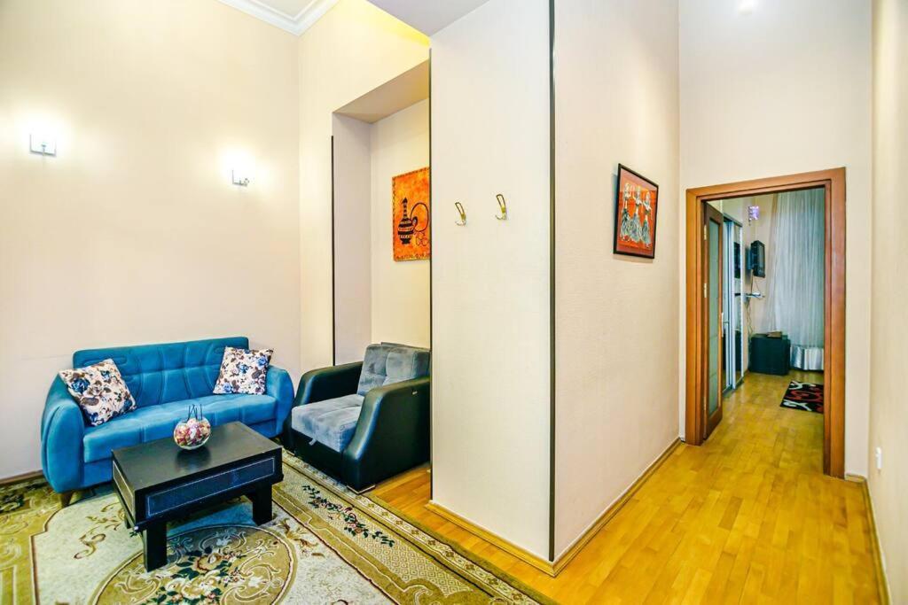 Apartment Azneft Meydani Baku Bagian luar foto