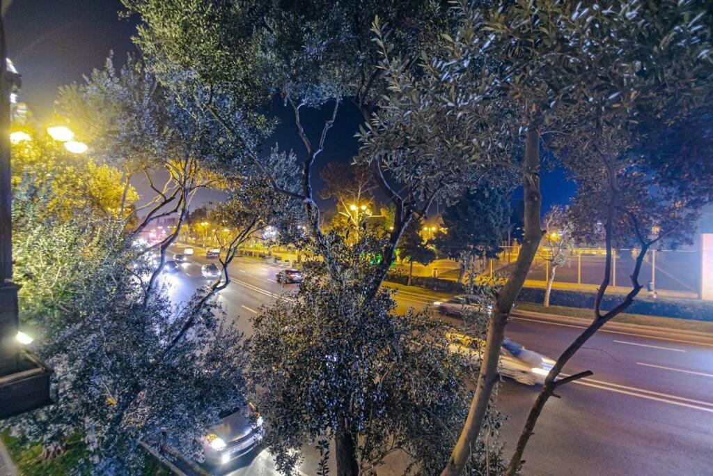 Apartment Azneft Meydani Baku Bagian luar foto