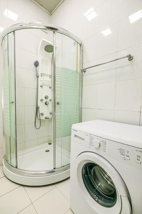 Apartment Azneft Meydani Baku Bagian luar foto