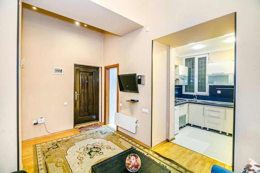 Apartment Azneft Meydani Baku Bagian luar foto